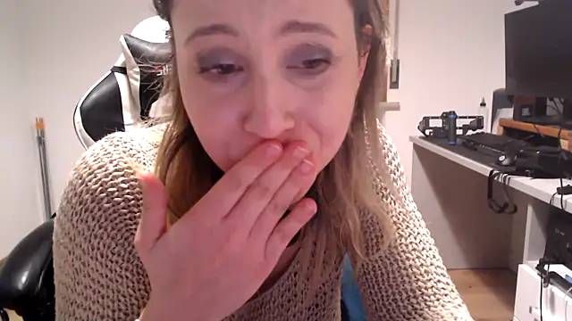 L_Sofia from StripChat is Freechat