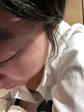 美女yourkeer在线直播