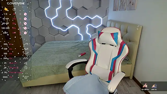 aliicemeow (F teen) - nipple play