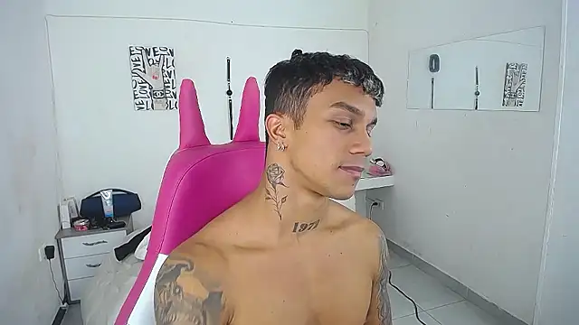 Leonard_Price webcam