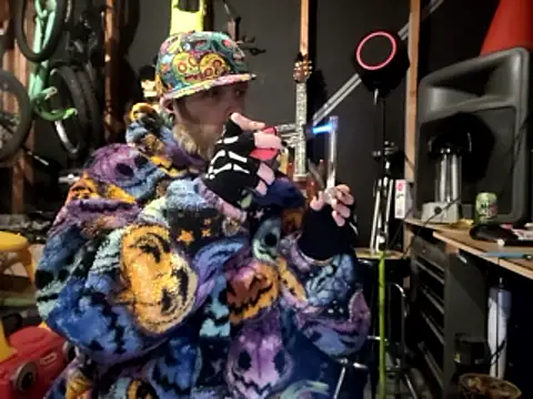 thejuicybacon (Ask my age) - #american #big-cocks #brunettes #cam2cam #cheap-privates #daddies #dirty-talk #ejaculation #hd #masturbation #mobile #orgasm #outdoor #penis-ring #sex-toys #sexting #shower #skinny #small-audience #smoking #straight #white