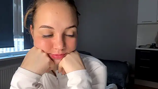 AliceQueenGirl webcam