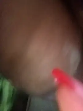 SisDee1 webcam stripchat model stream image