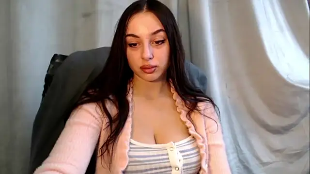 courtneyPerfect webcam