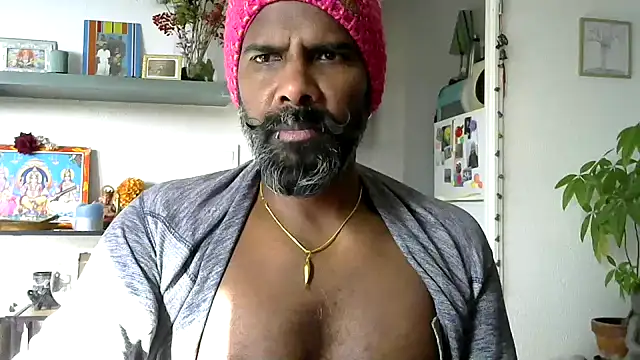 frenchblackc31 webcam