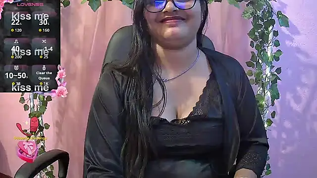 Pari-new webcam stripchat model stream image