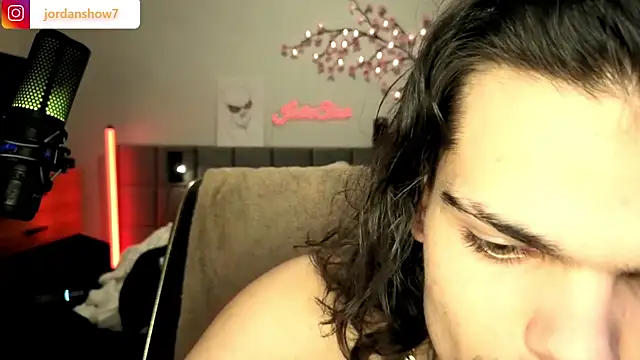 JordanShow webcam