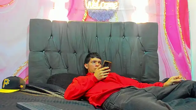 Straight_Guy22 webcam