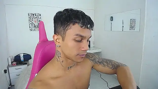 leonard_price - Leonard_Price's free webcam