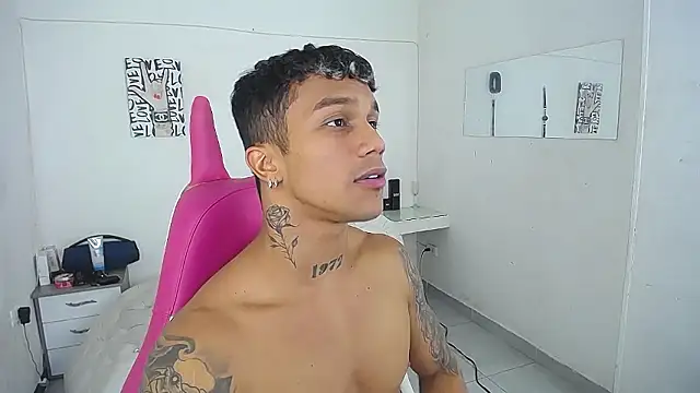 leonard_price - Leonard_Price's free webcam