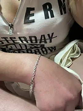 love-xx webcam stripchat model stream image