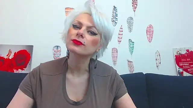 gorgeous_girl_wow_ (F milf) - make pussy happy@BOUNCE tits :) C2C