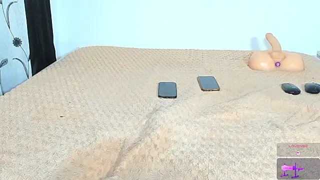 CREAMY_BUBBLEGUM webcam