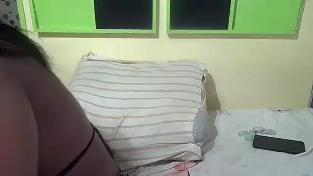 Bustylicious38DD webcam