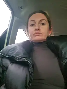 miss____mia_ (F milf) - squirt 💦 in gym