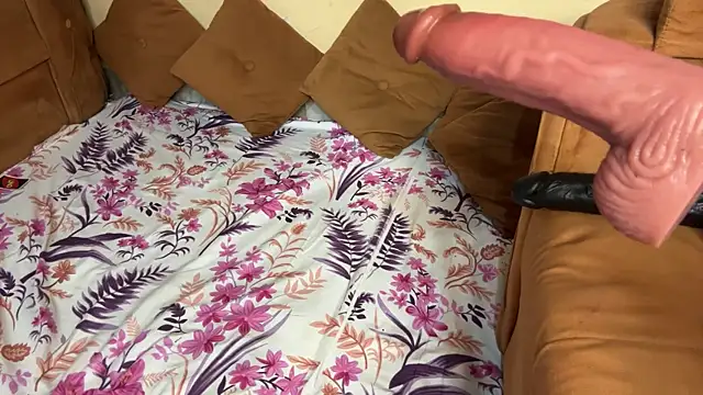 sheela_oshovadi (F young) - twekr with panty:ass::fire: