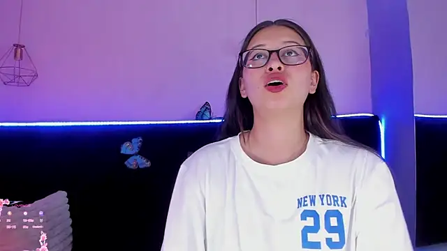 Anastasia_Whitee webcam