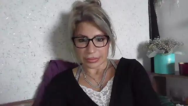 fox_red_lady7 webcam