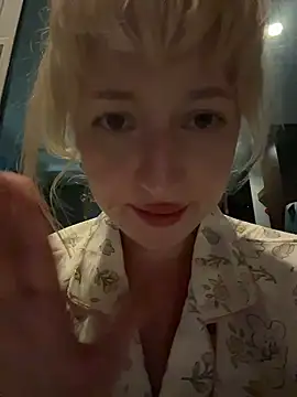 ronniekiss (F young) - fingers in pussy