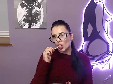 divina_kira webcam