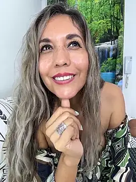 sandrafarrely (F milf) - Subir mi vestido