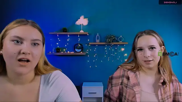 dina_bloom_ (G teen) - play  with boobs