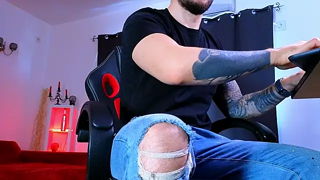 MightyAaron66 webcam