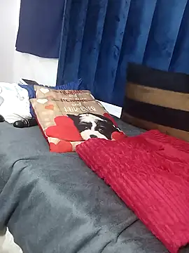 CurveyChocClitX5 webcam