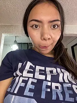 valepradaoficial webcam