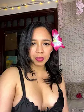 Esmerald_1111 webcam