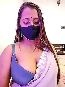 LoveLy-Soneya webcam