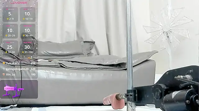 美女fox-yiyi在线直播