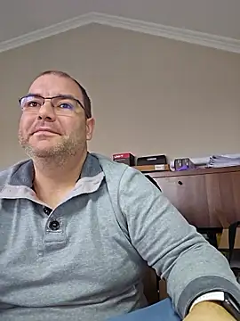 Andrew1900529 webcam