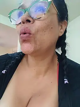 naughty_doll_horny (G milf) - enjoy my boobs