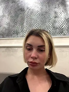 sandracarter (F young) - Show color panties in home