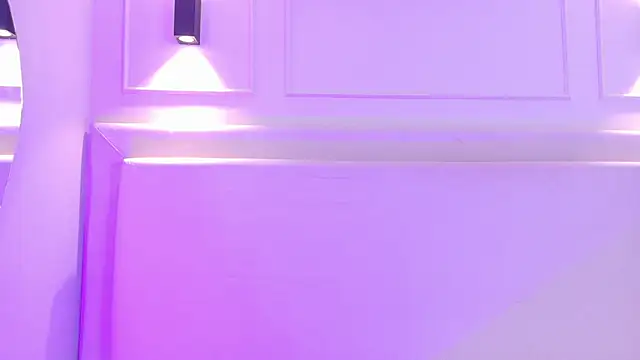 naomiklarc (F teen) - Pinch NIpples