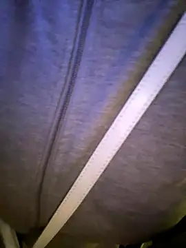 meii-meyy (Ask my age) - Naked in front of a someone