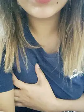 Webcam Model (Tanha18)  is live.Free join now!