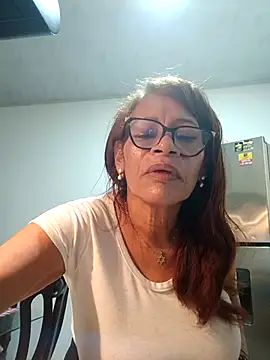 Webcam Model (BustyMilf_)  is live.Free join now!