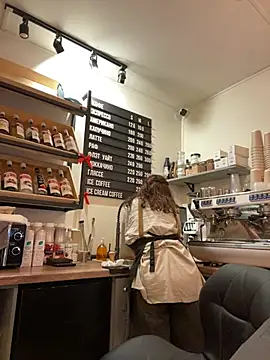 cinnabon_ (G young) - MAKE MY PUSSY WET AT WORK