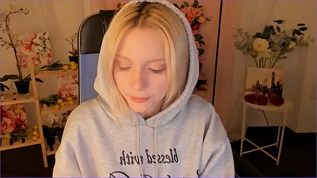 aurorawrenfield (F teen) - make me happy