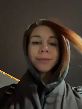 rosiesecret (F young) - smear saliva on hard nippls