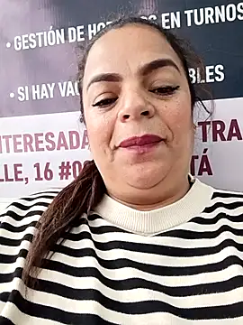 mia-glow (G milf) - I want my office mate to oil my tits 🔥