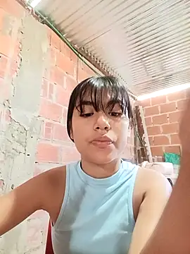 triana-hot18 (F teen) - girl spanks my ass