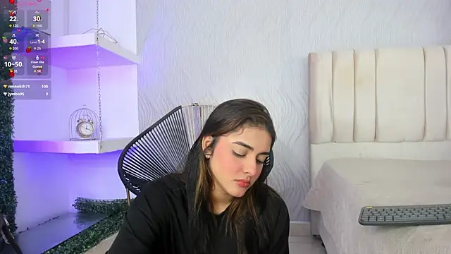 natalia_aguirre1 (F young) - RUB OILY FULL MY THIGHS