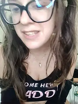 miachan_lagattinavogliosa - Miachan_LaGattinaVogliosa's free webcam