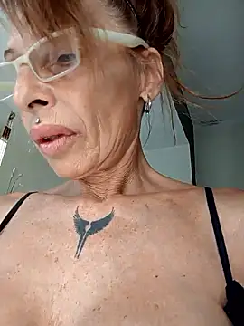 frozenwaffle (F mature) - Make me hot  My pussy need vibct2min