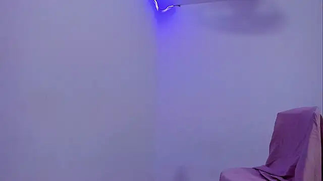 lia0109 (F young) - SHOW BOOBS + SUCK DILDO