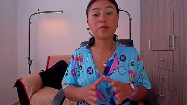 cloy_baby__ (F young) - doggy stryle + off panties+ 5 spank ass