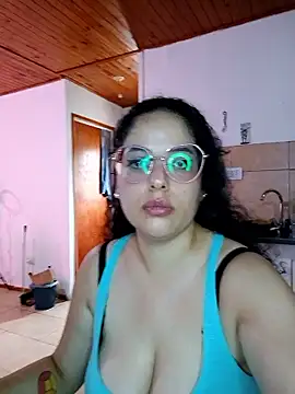 babyluna939 (F young) - paja con dildo + suck tits